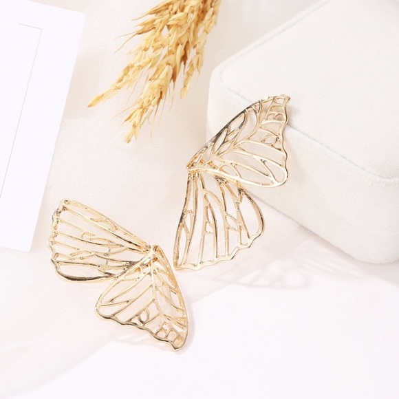 “Monarch Queen” Butterfly Unique Statement Earring - Picture 4 of 12